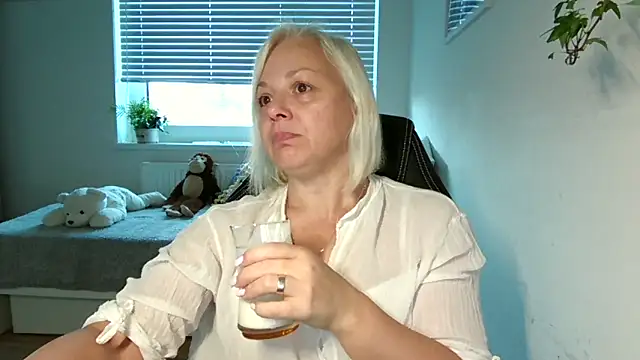 Linsy Kim online show from November 2025 06:45:01 AM