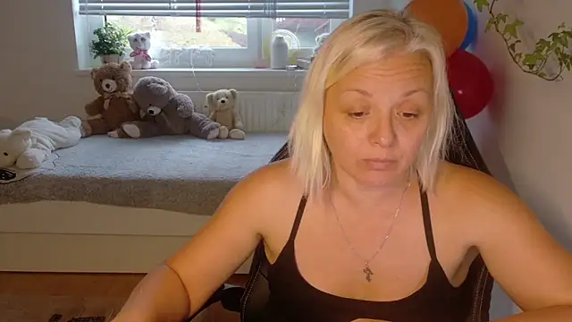 Linsy Kim online show from December 2025 02:45:02 PM