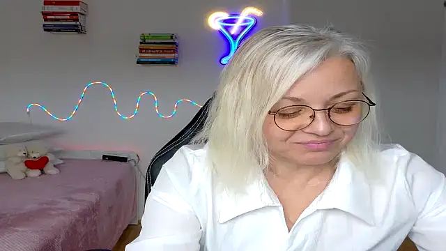 Linsy Kim online show from March 2026 09:59:01 AM