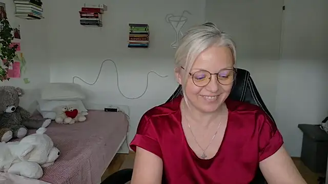 Linsy Kim online show from April 2026 02:02:02 PM