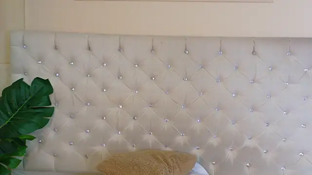 CathMellow online show from November 2025 08:33:02 PM