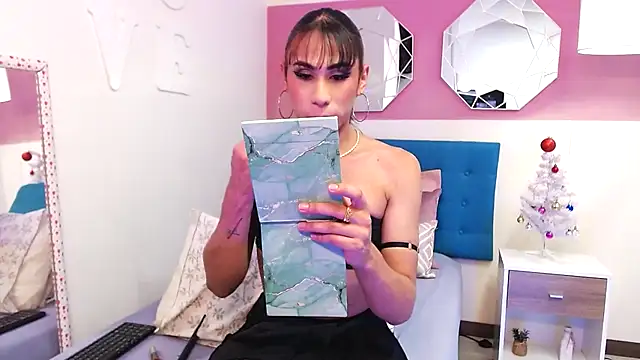 NicoletBlossom online show from November 2025 08:22:02 PM