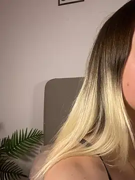 Snapshot of stelli_99 chatting on February 2026 06:08:02 PM stelli 99 online show from February 2026 06:08:02 PM