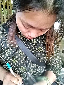 venu00 online show from December 2025 02:40:02 AM