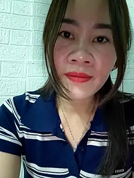 Snapshot of Singlemom69x chatting on December 2025 01:54:02 AM Singlemom69x online show from December 2025 01:54:02 AM