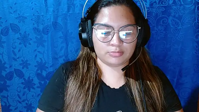 Snapshot of coco_curvy chatting on October 2025 03:39:02 AM coco curvy online show from October 2025 03:39:02 AM