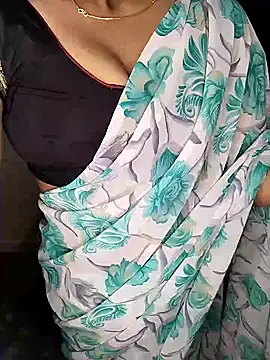 Snapshot of Savita2310 chatting on November 2025 05:56:01 PM Savita2310 online show from November 2025 05:56:01 PM