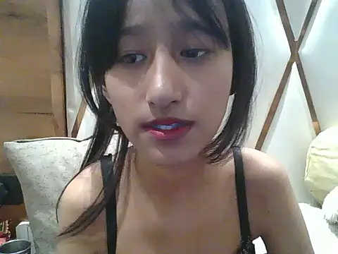 Snapshot of lily_9900 chatting on November 2025 03:44:01 PM lily 9900 online show from November 2025 03:44:01 PM