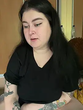 Snapshot of DazzzlingDame chatting on June 2026 04:11:01 PM DazzzlingDame online show from June 2026 04:11:01 PM