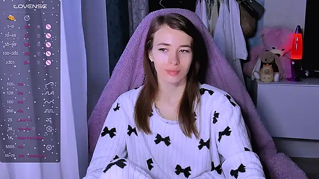 Snapshot of ZoyaMill chatting on December 2025 06:51:01 AM ZoyaMill online show from December 2025 06:51:01 AM