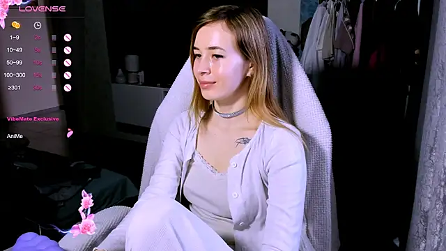 Snapshot of ZoyaMill chatting on March 2026 08:19:01 AM ZoyaMill online show from March 2026 08:19:01 AM