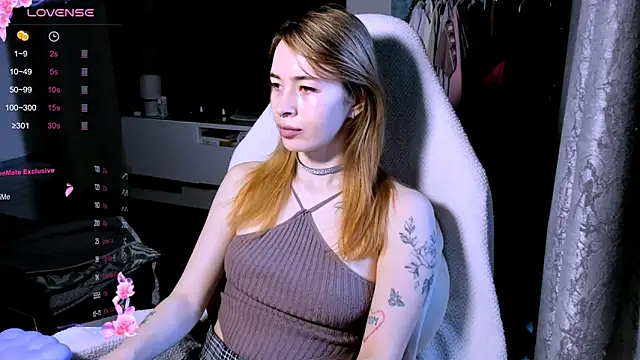 Snapshot of ZoyaMill chatting on March 2026 07:08:02 AM ZoyaMill online show from March 2026 07:08:02 AM