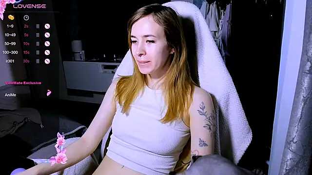 Snapshot of ZoyaMill chatting on April 2026 07:24:02 AM ZoyaMill online show from April 2026 07:24:02 AM