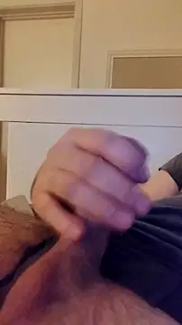 Snapshot of NewJoiner chatting on April 2026 12:57:01 AM NewJoiner online show from April 2026 12:57:01 AM