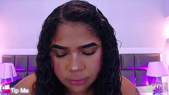 LennaEvans online show from December 2025 01:06:01 PM