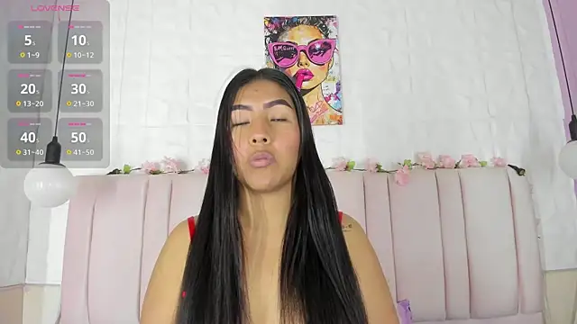 Snapshot of luna_maisonn chatting on July 2026 01:15:02 PM luna maisonn online show from July 2026 01:15:02 PM