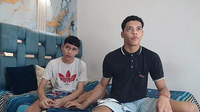 PRETTY FEM online show from April 2026 01:36:01 AM