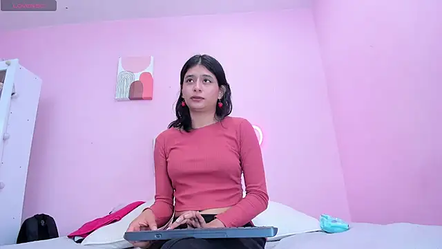 Georgina Ferri  online show from September 2025 05:24:02 PM