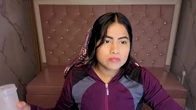 Victoria b  online show from November 2025 07:58:01 PM