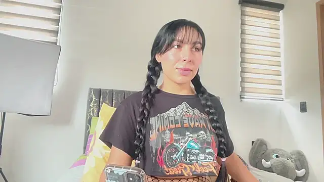 greciadom555 online show from October 2025 04:25:02 PM