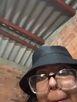 Snapshot of Jessyivonne chatting on April 2026 05:12:02 AM Jessyivonne online show from April 2026 05:12:02 AM