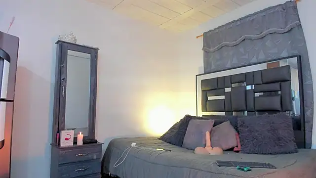 REINA ADAHARA online show from October 2025 10:35:02 AM