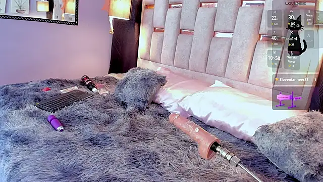 melody-rouss online show from October 2025 03:57:02 PM