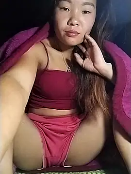 lylylove online show from October 2025 08:42:01 PM