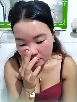 lylylove online show from July 2026 12:31:01 PM