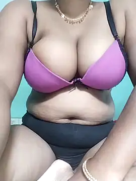 Maya-22 online show from October 2025 03:56:01 AM