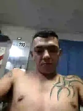 Snapshot of Santulucarola chatting on October 2025 02:28:02 AM Santulucarola online show from October 2025 02:28:02 AM