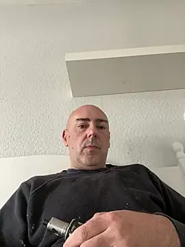 Snapshot of Richmcgee chatting on April 2026 11:37:01 AM Richmcgee online show from April 2026 11:37:01 AM