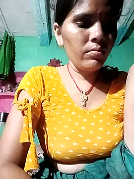 Snapshot of Sexy_queeny chatting on September 2025 03:12:02 PM Sexy queeny online show from September 2025 03:12:02 PM