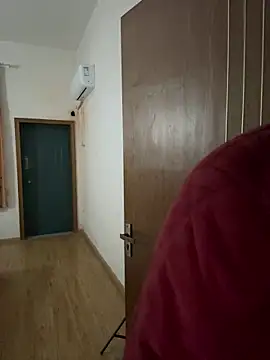 xiiuuff18 online show from February 2026 12:31:01 PM