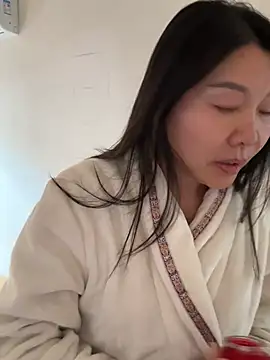 xiiuuff18 online show from March 2026 12:43:01 AM