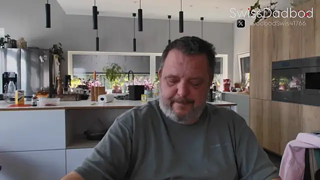 Snapshot of SwissDadbod chatting on October 2025 11:16:01 AM SwissDadbod online show from October 2025 11:16:01 AM