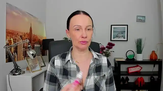 Snapshot of Velvet_Jasmine chatting on October 2025 05:37:01 AM Velvet Jasmine online show from October 2025 05:37:01 AM