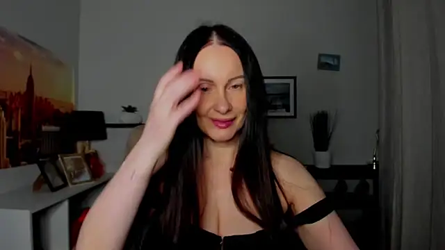 Snapshot of Velvet_Jasmine chatting on December 2025 06:21:01 AM Velvet Jasmine online show from December 2025 06:21:01 AM