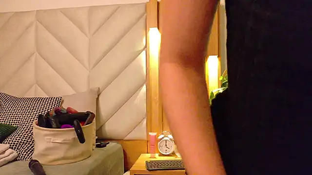 Zafiro Gem  online show from September 2025 08:31:01 PM