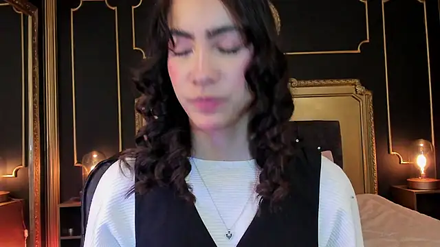 aitana johns online show from November 2025 12:19:02 PM