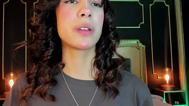 aitana johns online show from December 2025 12:25:01 PM