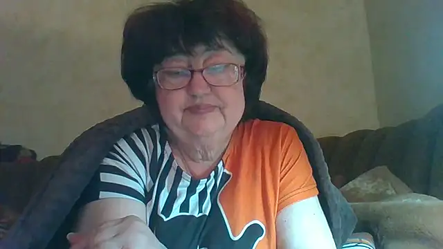 Snapshot of MilaSky5303 chatting on October 2025 12:35:01 PM MilaSky5303 online show from October 2025 12:35:01 PM