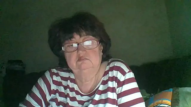 Snapshot of MilaSky5303 chatting on October 2025 04:21:02 AM MilaSky5303 online show from October 2025 04:21:02 AM