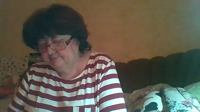 Snapshot of MilaSky5303 chatting on October 2025 04:27:02 PM MilaSky5303 online show from October 2025 04:27:02 PM