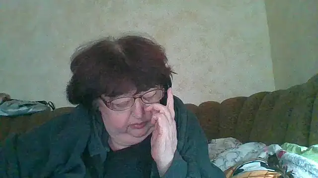 Snapshot of MilaSky5303 chatting on October 2025 09:28:01 AM MilaSky5303 online show from October 2025 09:28:01 AM