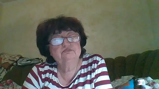 Snapshot of MilaSky5303 chatting on October 2025 09:33:01 PM MilaSky5303 online show from October 2025 09:33:01 PM