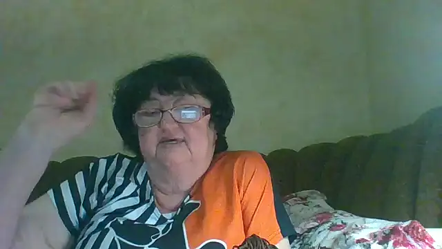 Snapshot of MilaSky5303 chatting on November 2025 09:05:02 PM MilaSky5303 online show from November 2025 09:05:02 PM