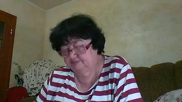 Snapshot of MilaSky5303 chatting on November 2025 09:57:01 PM MilaSky5303 online show from November 2025 09:57:01 PM