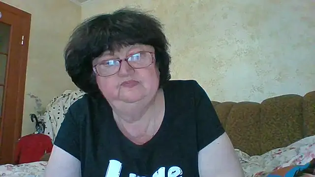 Snapshot of MilaSky5303 chatting on November 2025 10:10:02 AM MilaSky5303 online show from November 2025 10:10:02 AM