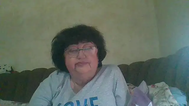 Snapshot of MilaSky5303 chatting on December 2025 01:09:02 PM MilaSky5303 online show from December 2025 01:09:02 PM